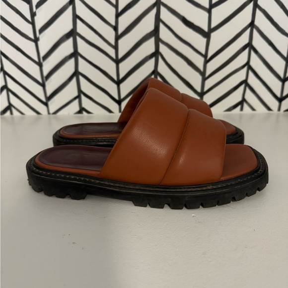 【STAUD】Astro Padded Vegan Leather Slides - Picture 5 of 9